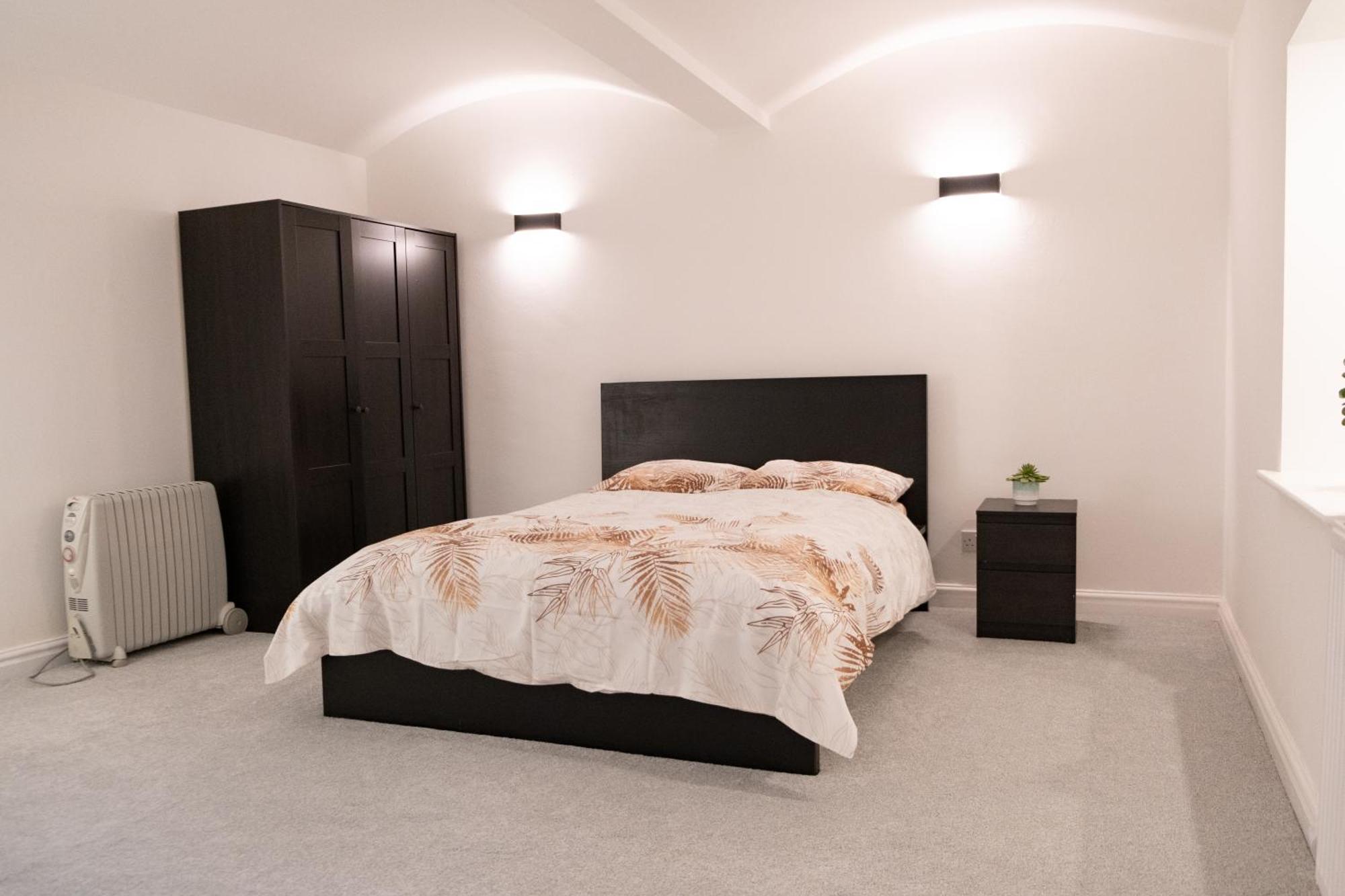 Flat Near Peak District Apartment Mossley ภายนอก รูปภาพ