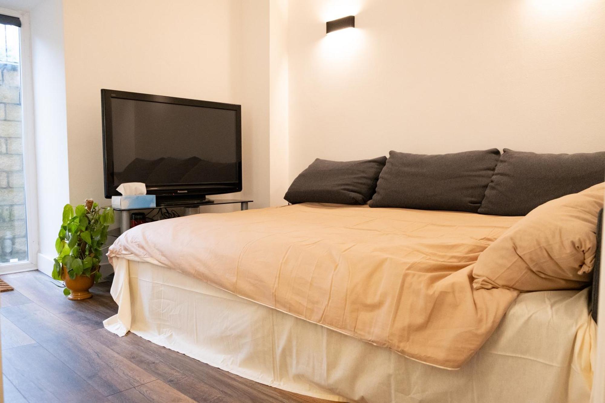 Flat Near Peak District Apartment Mossley ภายนอก รูปภาพ