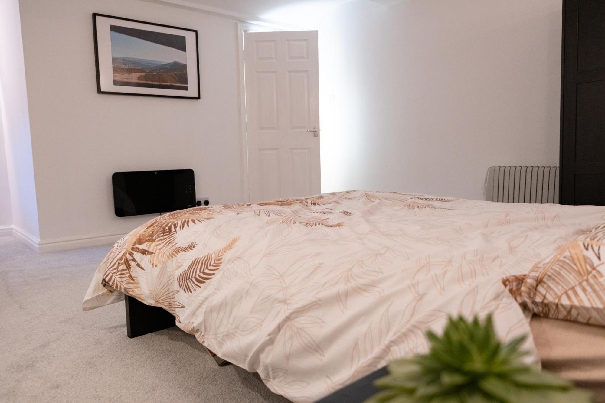 Flat Near Peak District Apartment Mossley ภายนอก รูปภาพ